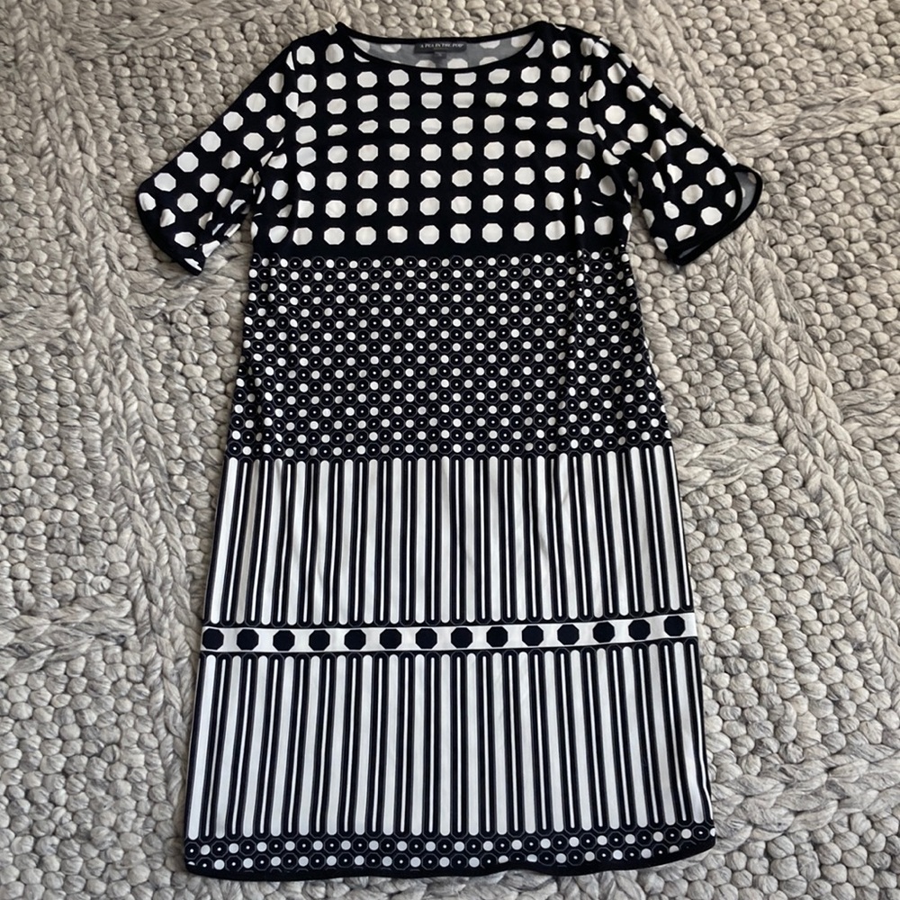 A Pea in the Pod comfortable polka dot dress - Picture 8 of 9